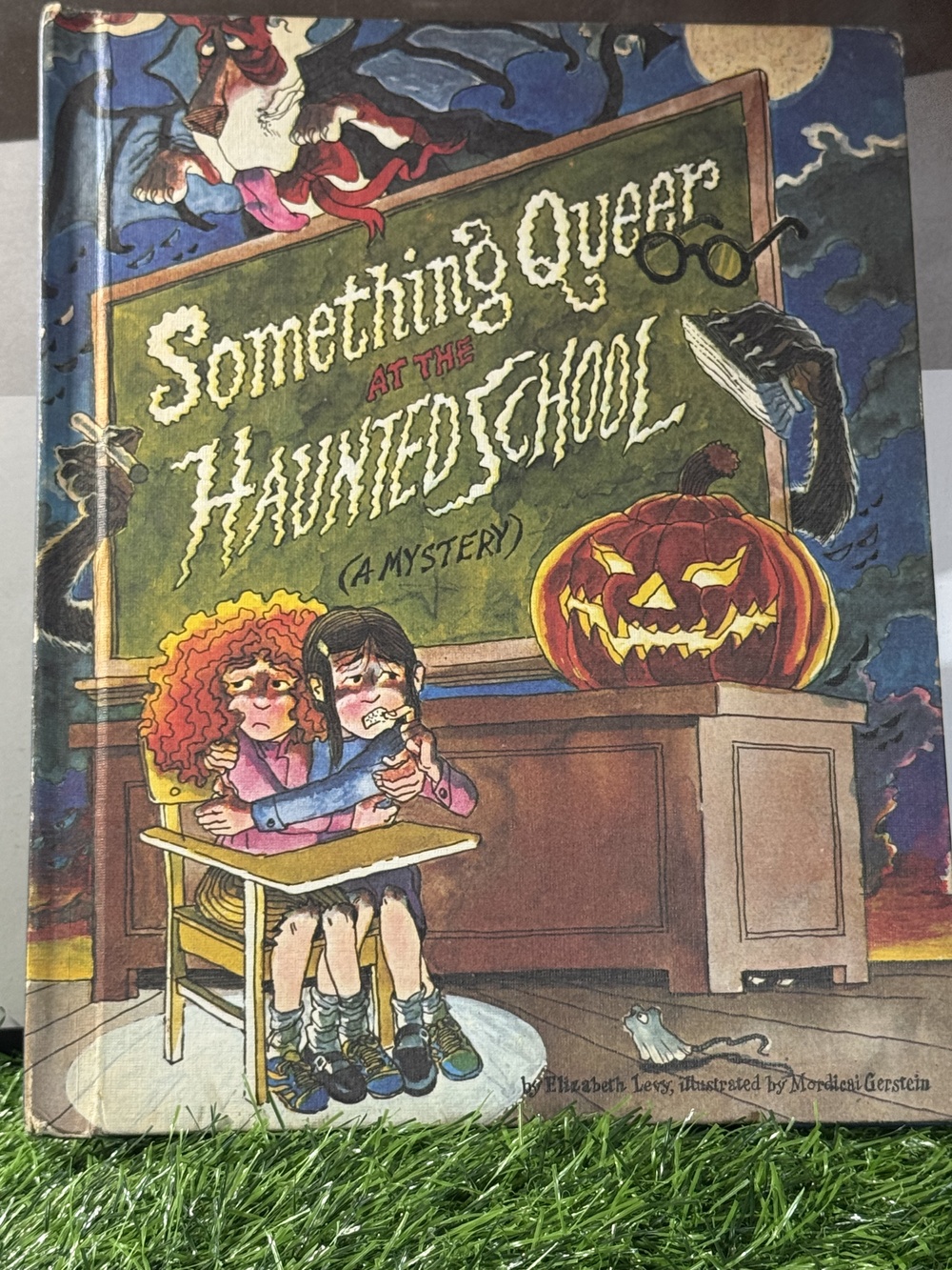 Something Queer At The Haunted School Levy Gerstein Delacorte HC 1982 Mystery